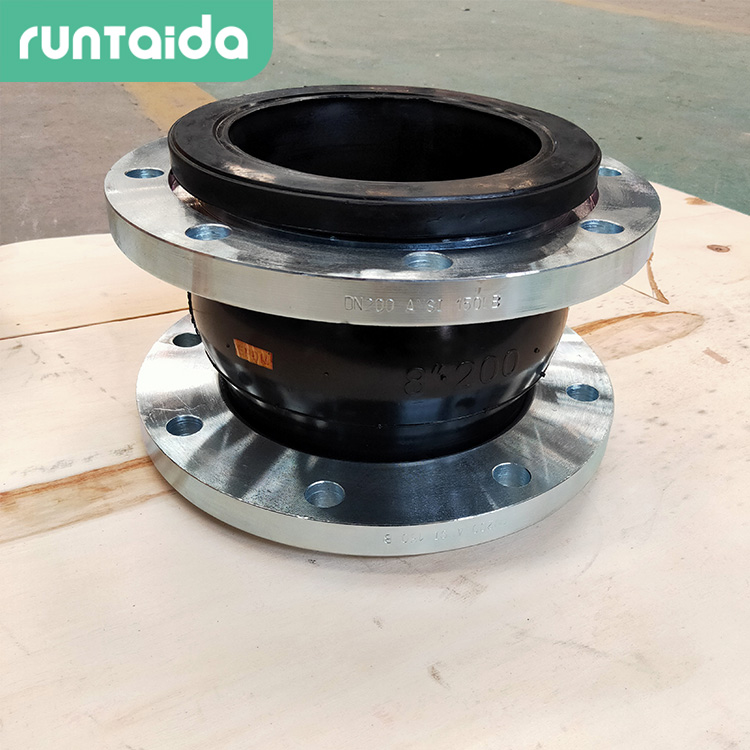 潤泰達(dá)-DN150單球體橡膠柔性接頭(tóu) 可曲撓(náo)橡膠膨脹接頭